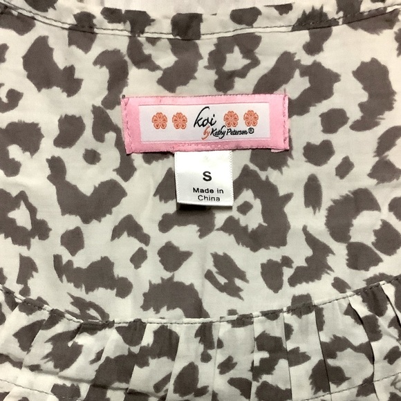 KOI SCRUBS FOR WOMEN BY KATHY PETERSON. - Picture 3 of 3
